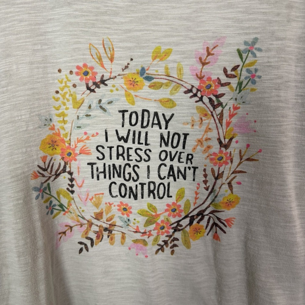 Casual Gray Graphic Tee - Picture 3 of 11